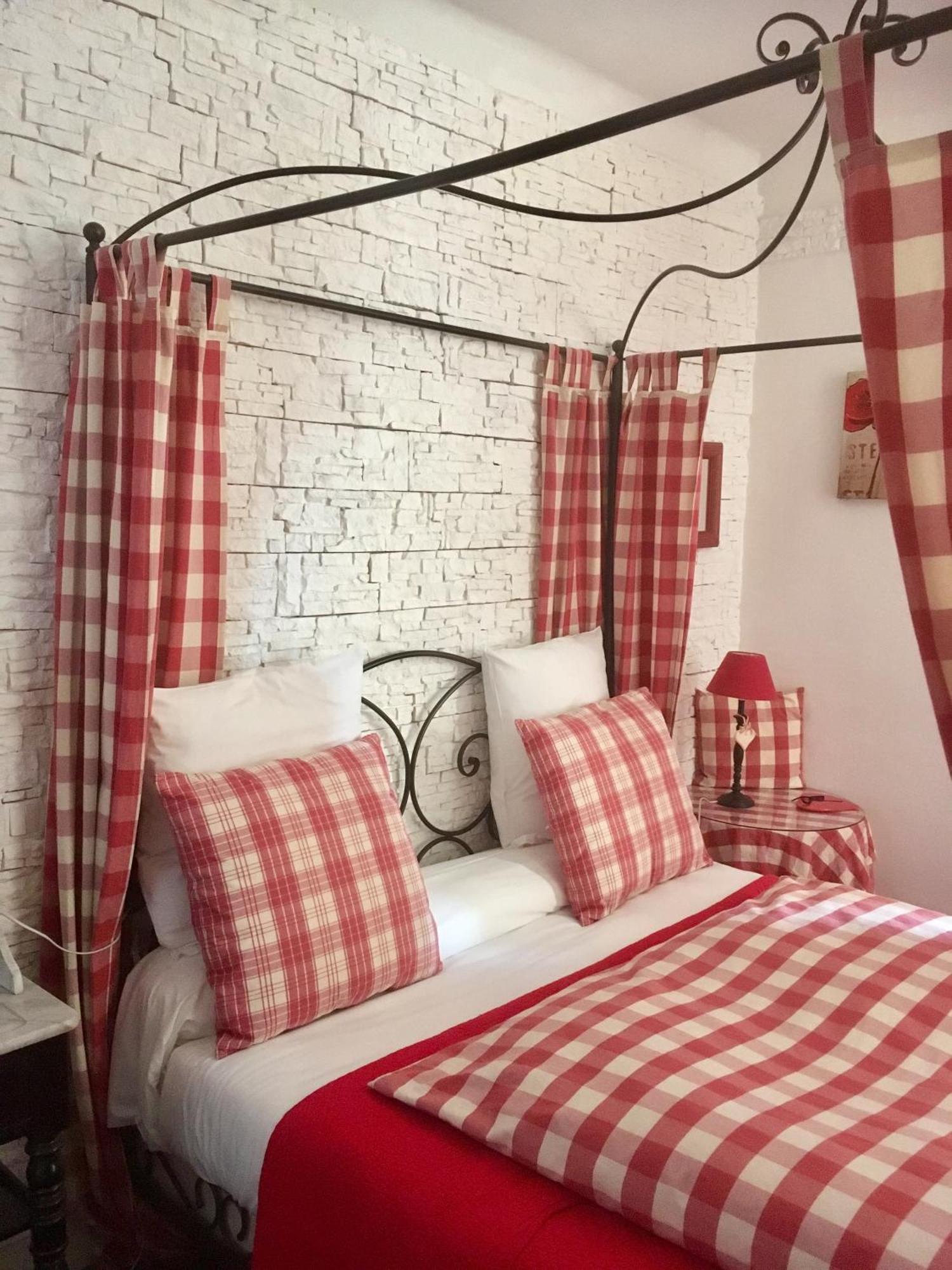 Hotel Boutique Saint-Louis ليزيو المظهر الخارجي الصورة