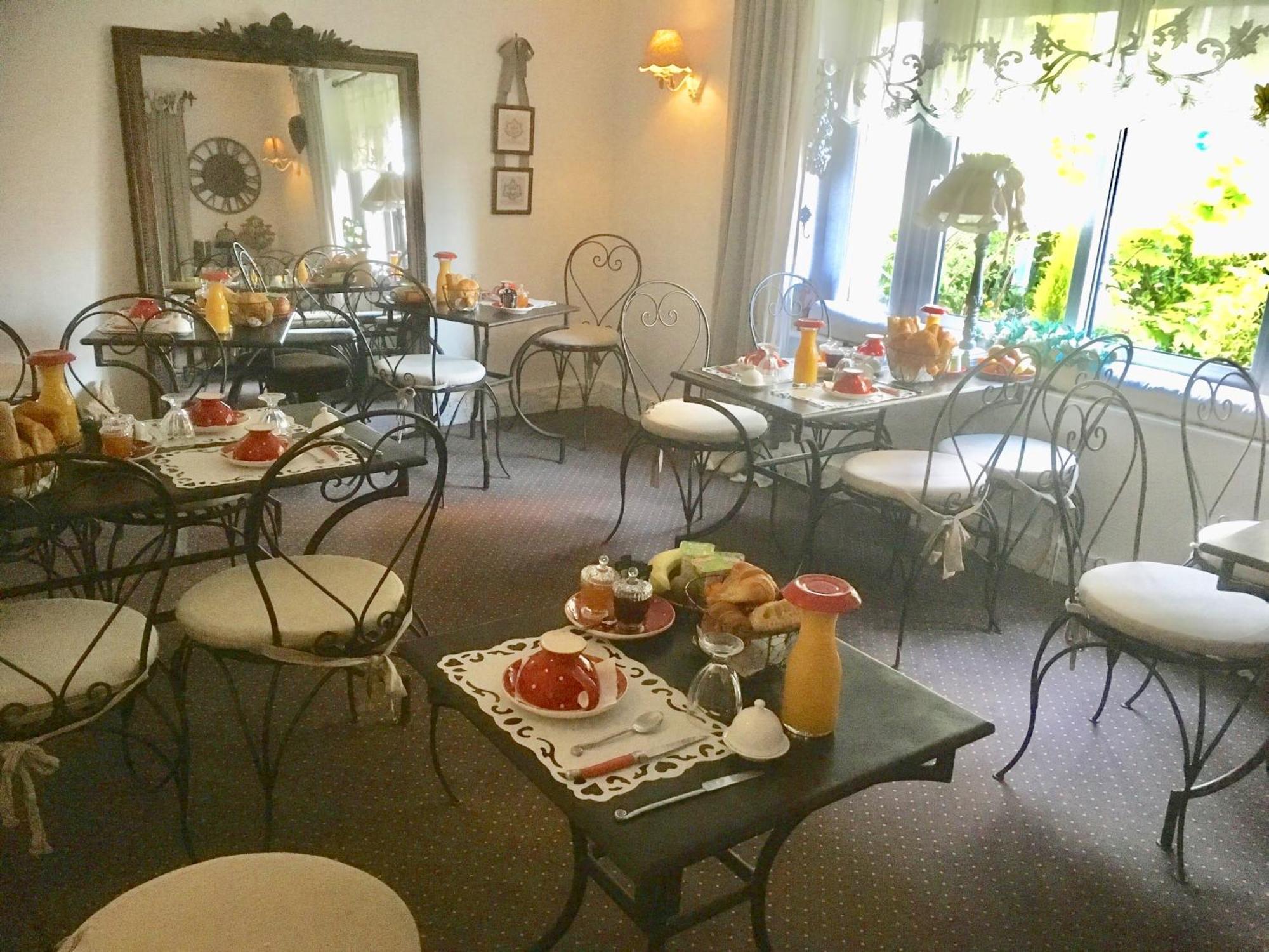 Hotel Boutique Saint-Louis ليزيو المظهر الخارجي الصورة