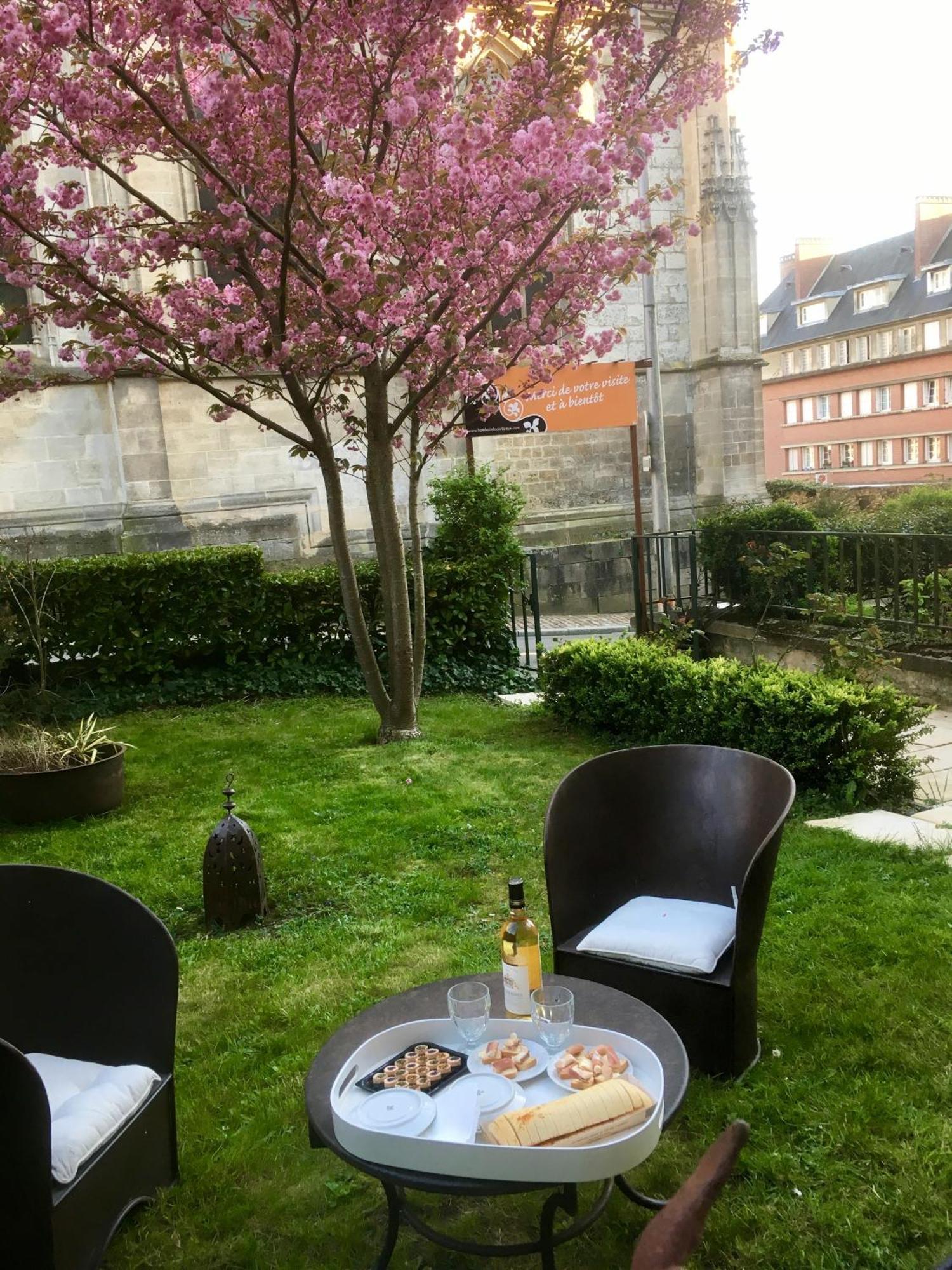 Hotel Boutique Saint-Louis ليزيو المظهر الخارجي الصورة